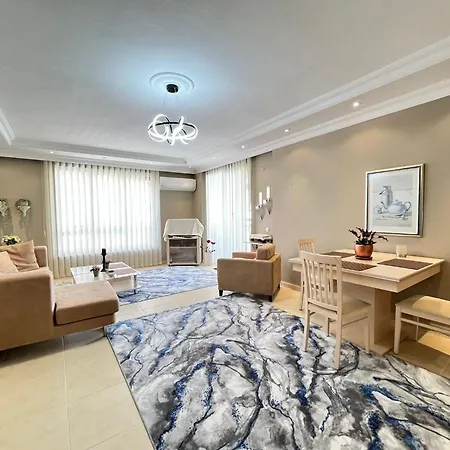 Sehir Ve Denizin Ortasinda Apartmán Alanya